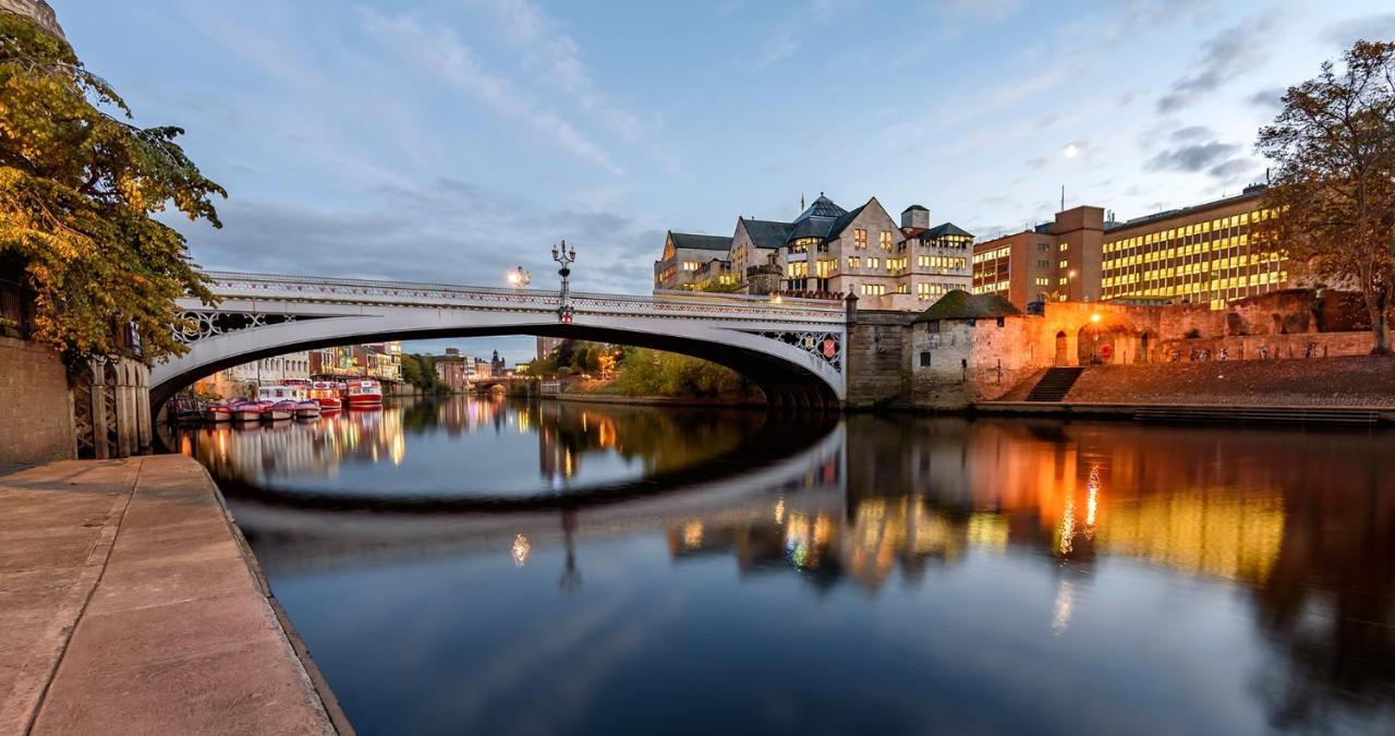 The Clifford Gathering York - Sleeps Up To 10 ภายนอก รูปภาพ