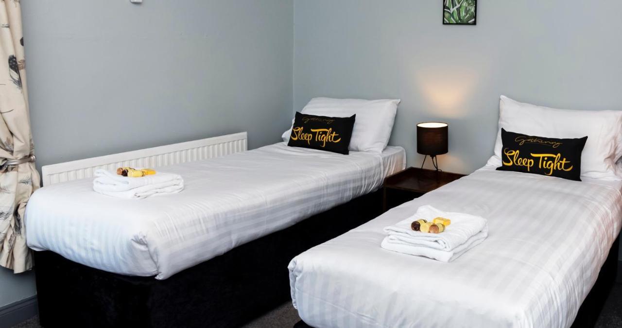 The Clifford Gathering York - Sleeps Up To 10 ภายนอก รูปภาพ