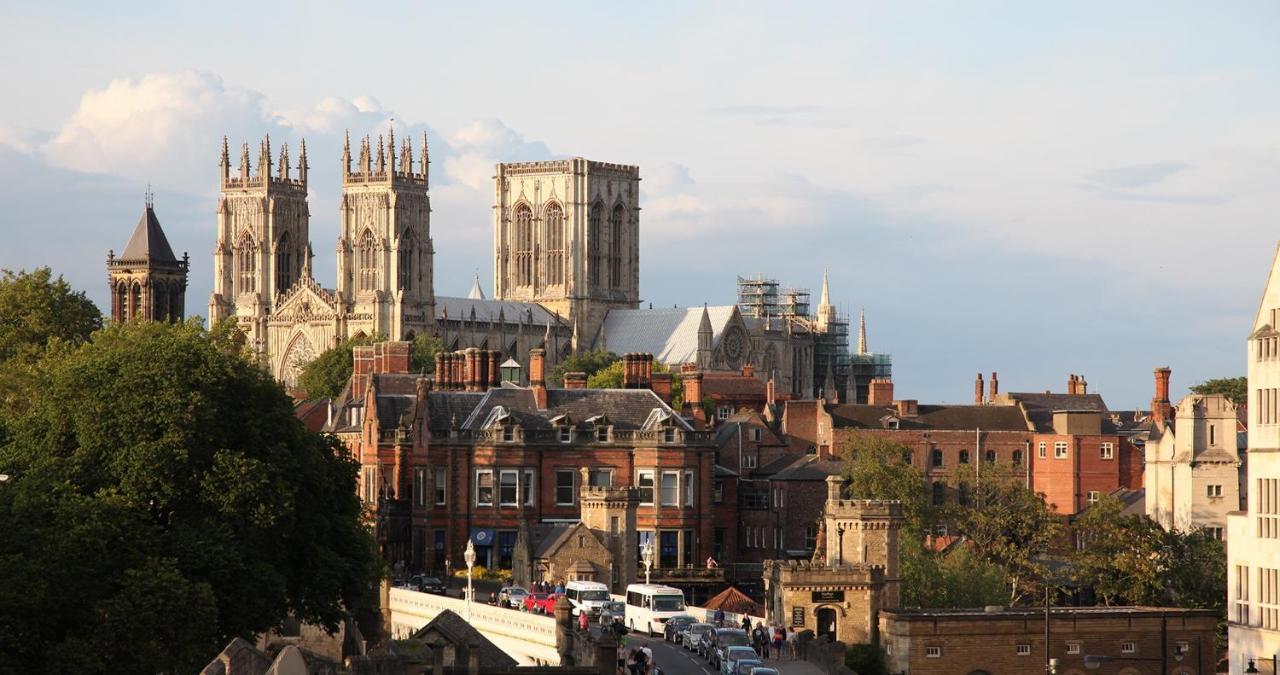 The Clifford Gathering York - Sleeps Up To 10 ภายนอก รูปภาพ